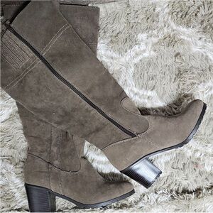 Lane Bryant Boots grey size 9